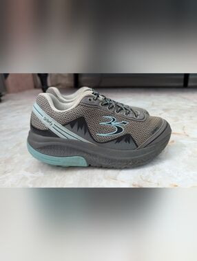 Gdefy  Sneakers Womans Sz 6